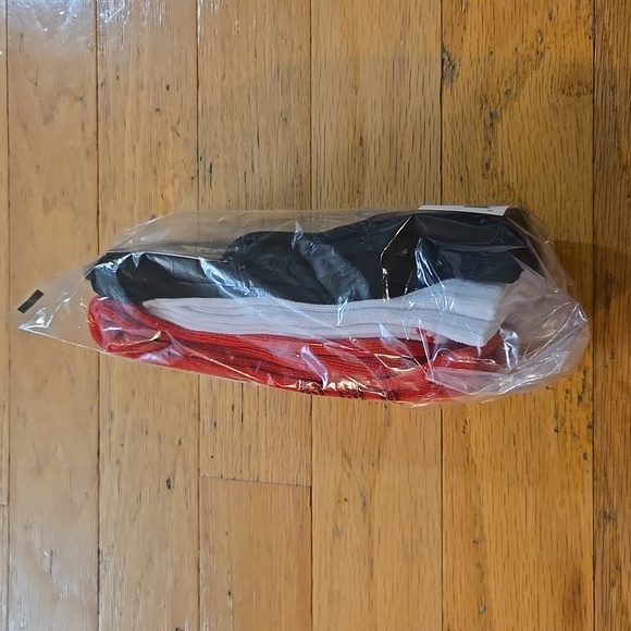 NWT Adidas Socks Mens 3 Pairs Crew AeroReady Cushioned Red Whit Black Size 6-12 - Picture 3 of 5